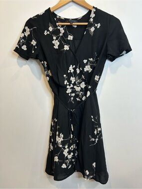 Dynamite Black Floral Summer Wrap Dress